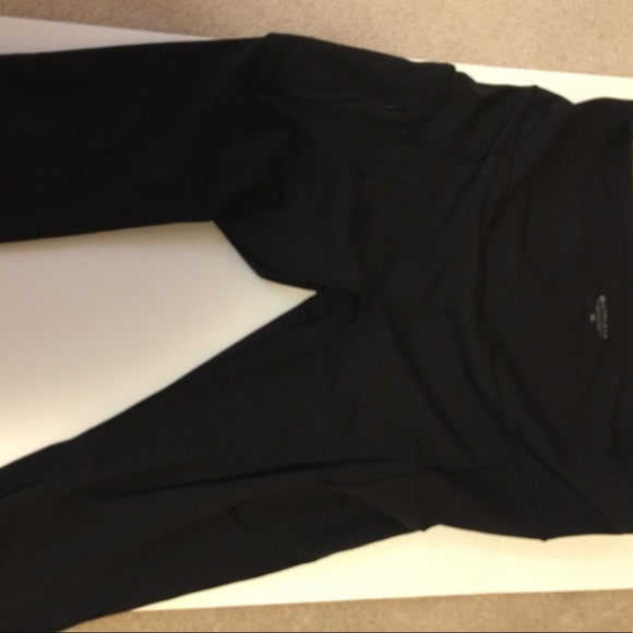 Athleta Active Wear: Capri Leggings and Tank - Picture 3 of 4